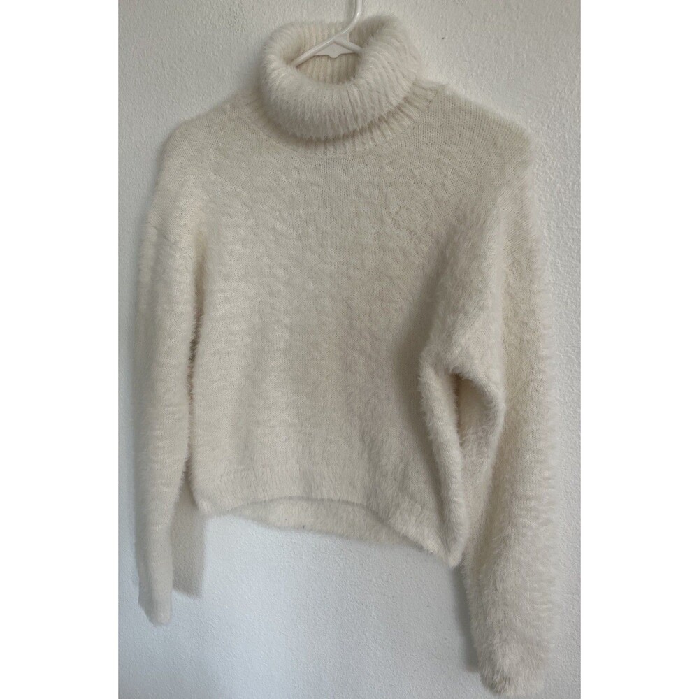 Forever 21 Cream Fluffy Faux Fur Turtleneck Pullover Sweater Size M Y2K Cozygirl